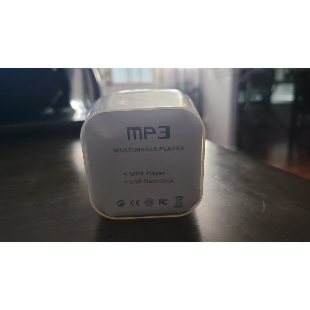 Mini MP3 Player - Picture 3 of 9